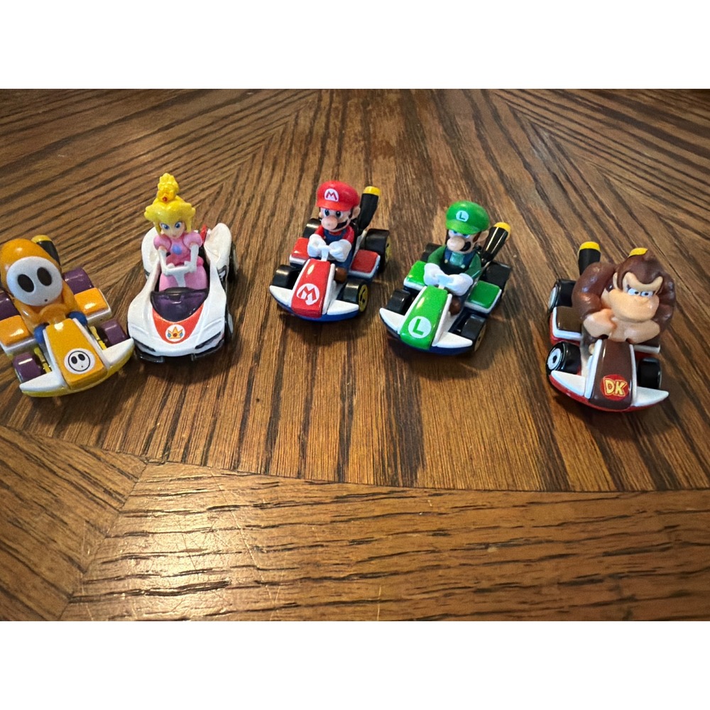 Hot Wheels Nintendo Mario Kart Diecast 5 Car Lot Mario Luigi Peach DK Shy Guy